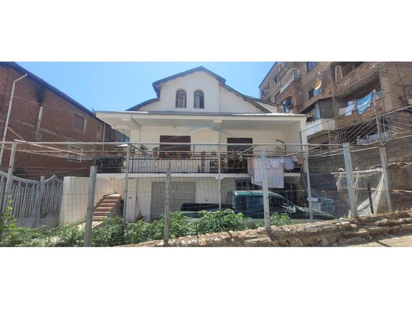 Shitet , Shtëpia Private 3- katëshe , Rruga Gani Homcani , Pogradec 1