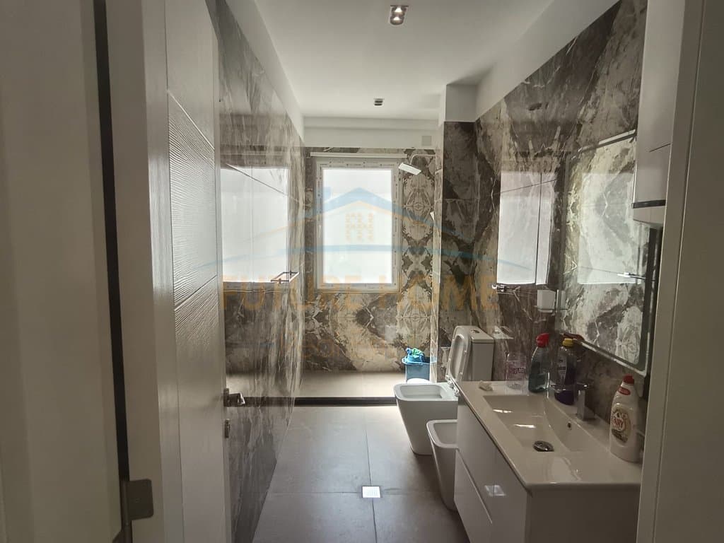 Shitet, Apartament 2+1, Komplesi "MGB", Fresk, Tiranë 5