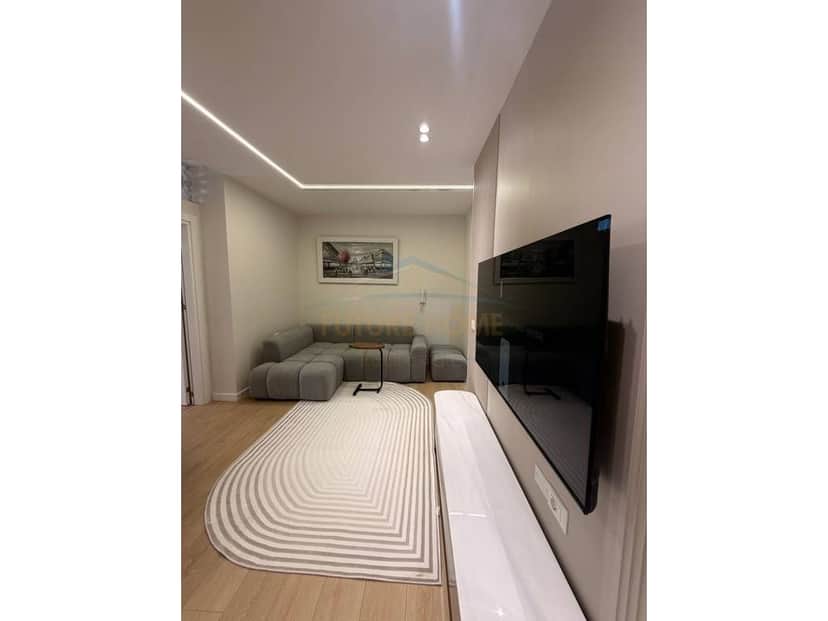 Shitet, Apartament 1+1, Rruga e Barrikadave, Tirane 1