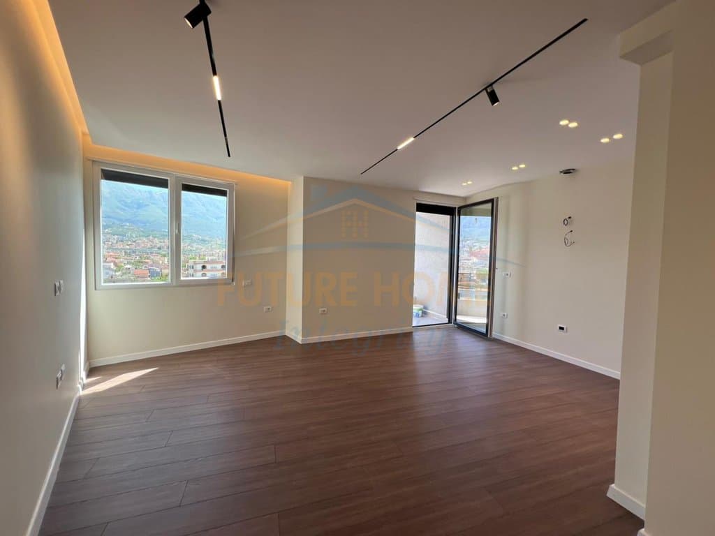 Shitet, Apartament 2+1, Brryli, Tiranë. 1
