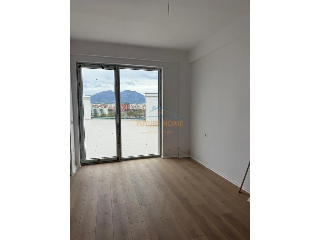 Shitet, Apartament 3+1+2, Komuna e Parisit, Tirane 4