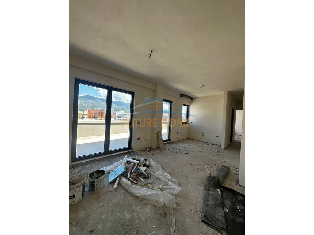 Disponojmë apartament 1+1 për shitje tek Kompleksi Novus, Rruga Karl Gega. 3