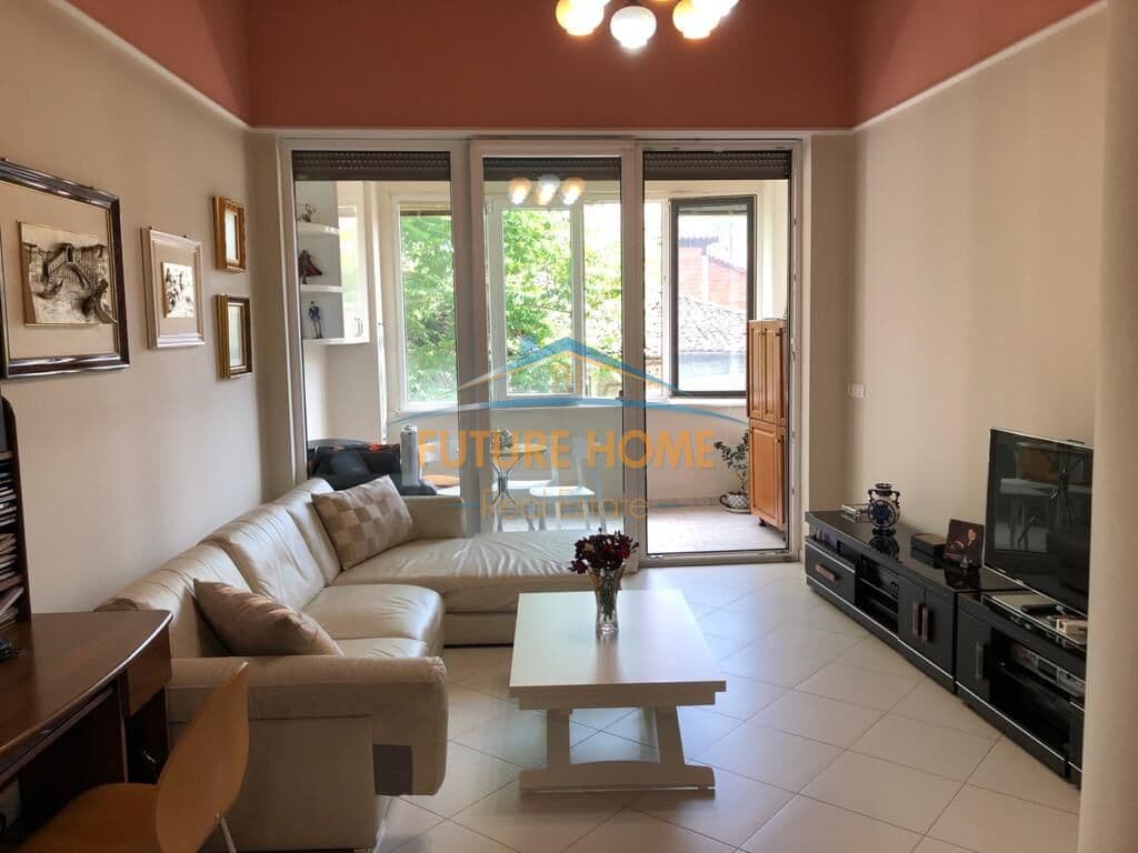 Shitet, Njësi e Adoptuar në Apartament 1+1, Rruga e Bogdanëve, Tiranë. 1