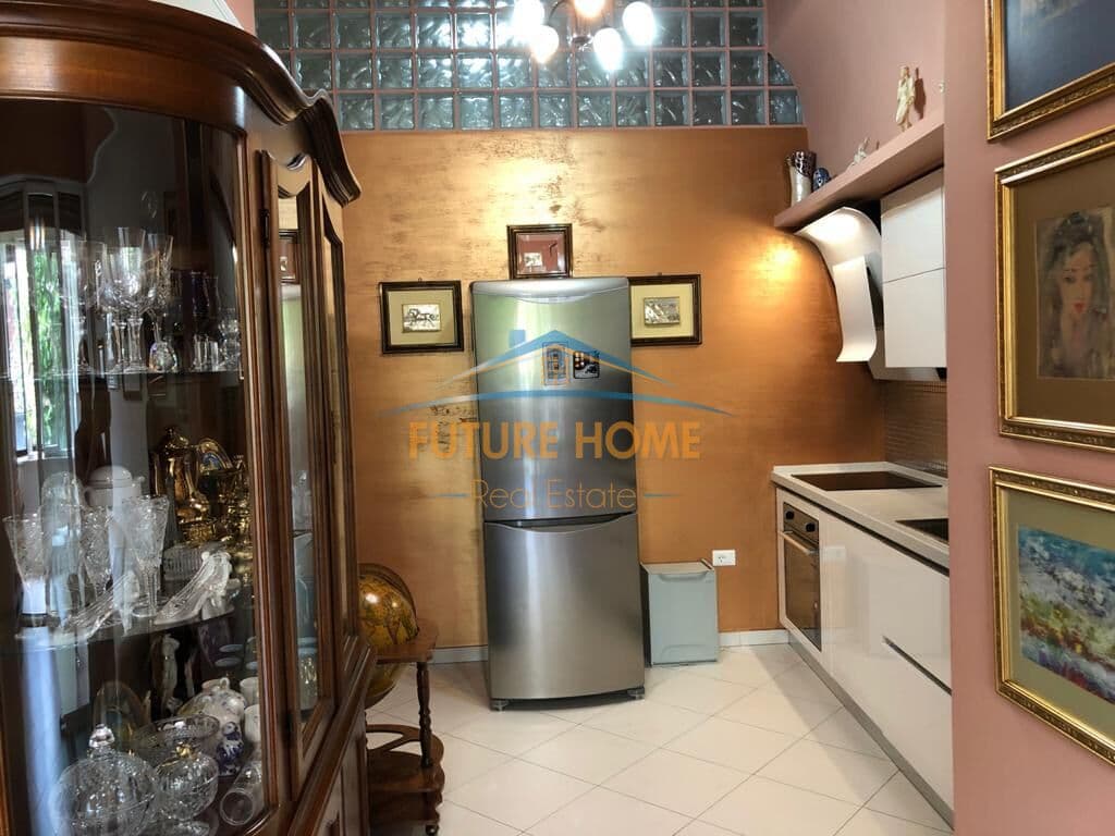 Shitet, Njësi e Adoptuar në Apartament 1+1, Rruga e Bogdanëve, Tiranë. 4
