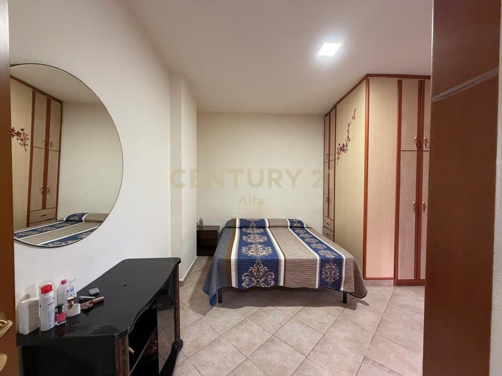 Shitet apartament 2+1+2 tualete prane Rruges Kosovarve! 285,000 € 3
