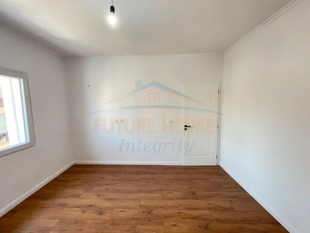 Shitet, Apartament 1+1, Shkolla e Kuqe 3