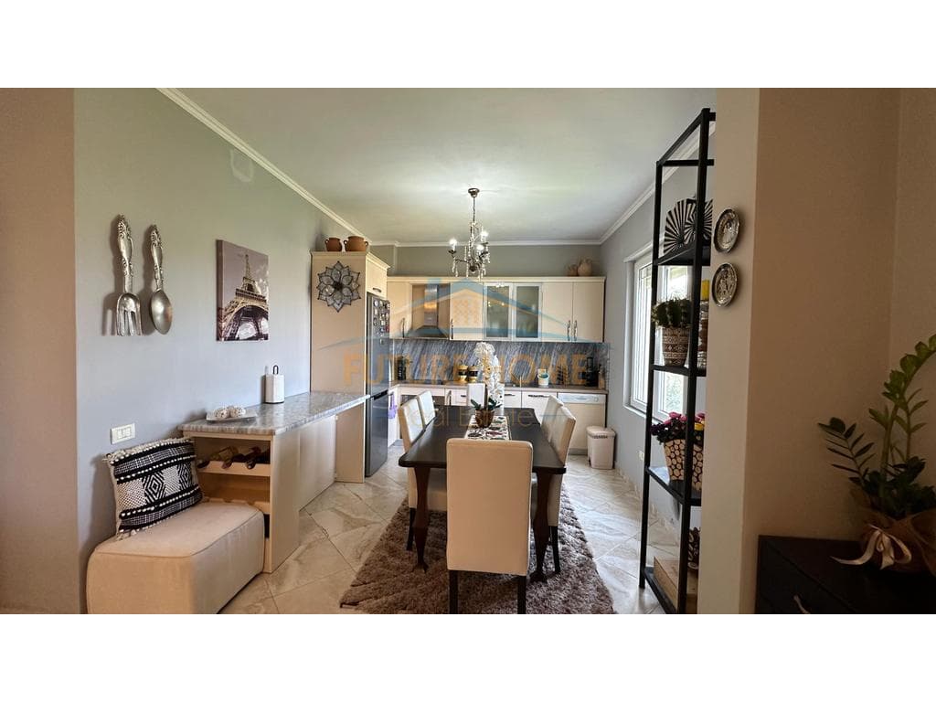 Shitet, Apartament 2+1+2+ Garazh, Kopshti Botanik, Tiranë 5