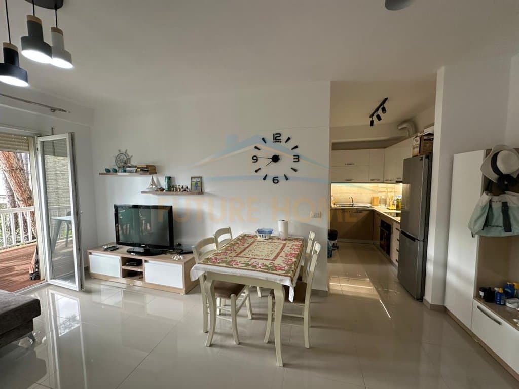 Shitet, Apartament 2+1, Lura 3, Gjiri i Lalzit. 1
