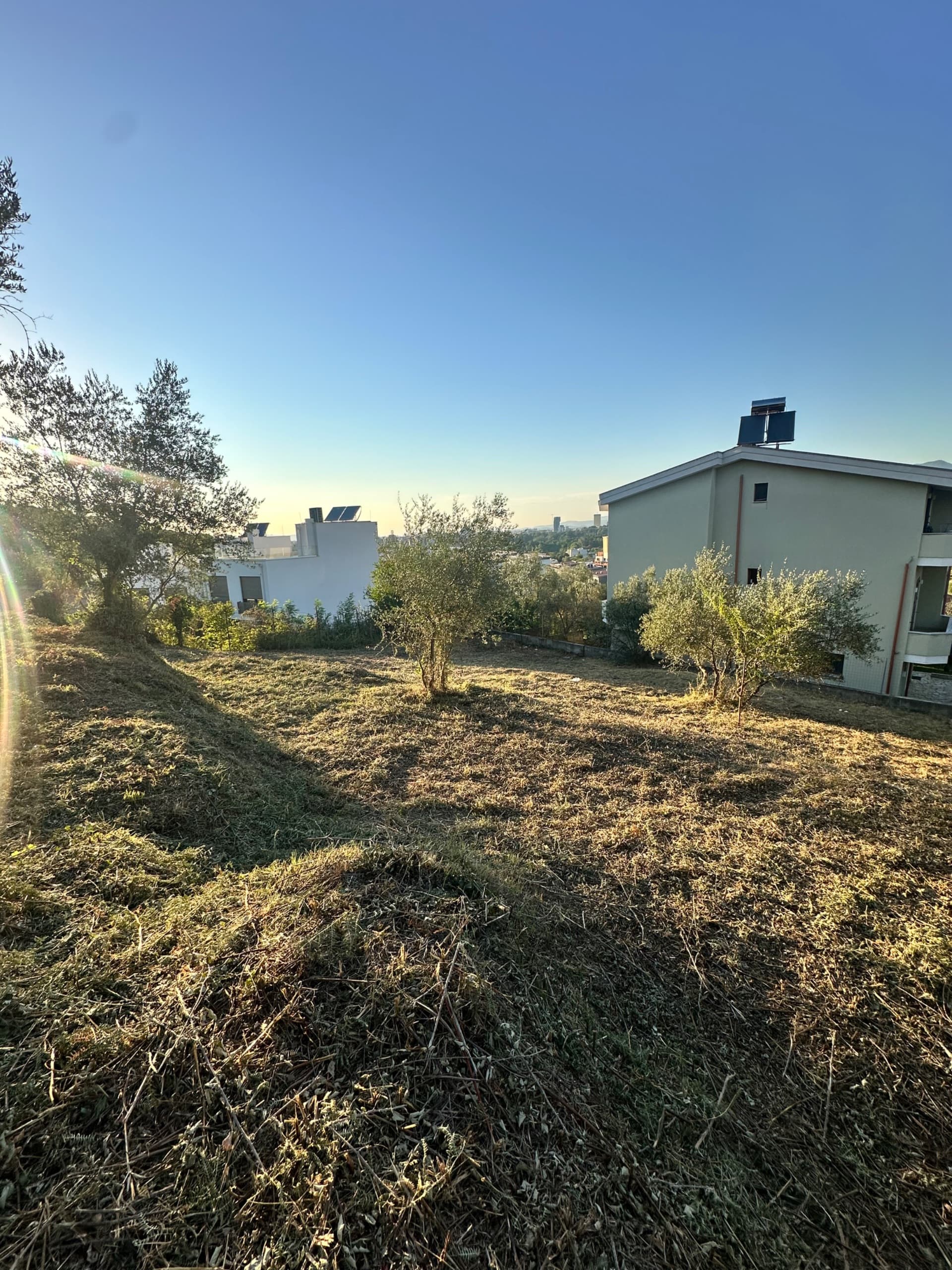 Shitet Tokë Ekskluzive 1,050 m² pranë Green Valley (Orion) 2