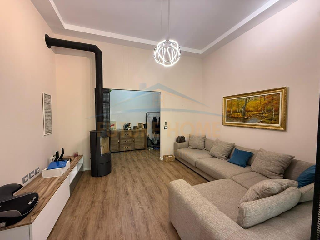 Shitet, Apartament 3+1+2, Fresk, Tiranë 2