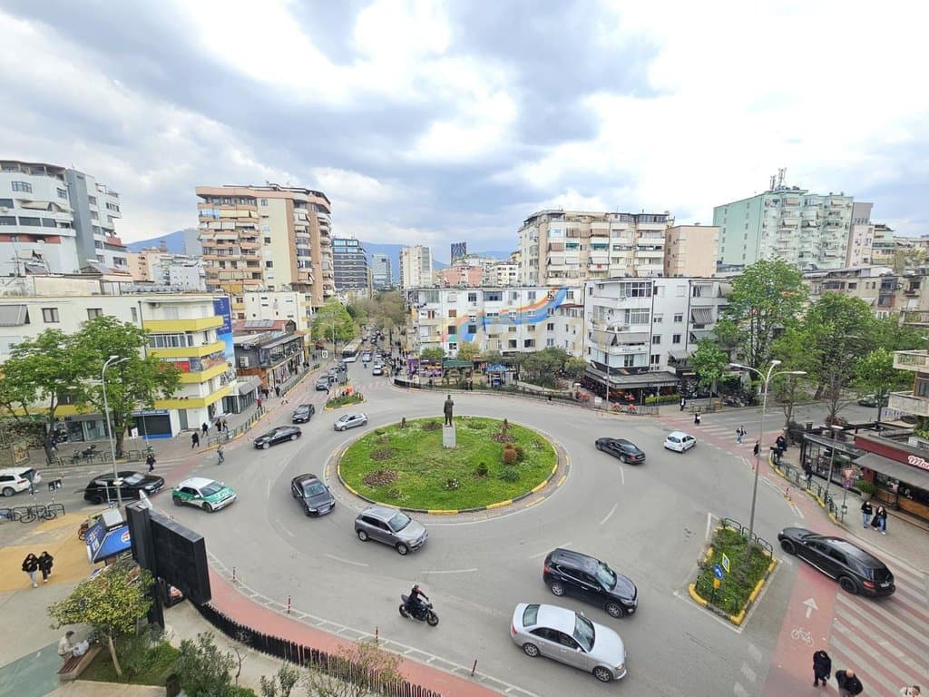 Shitet, Apartament 1+1+Verande, Sheshi Willson, Tiranë 3