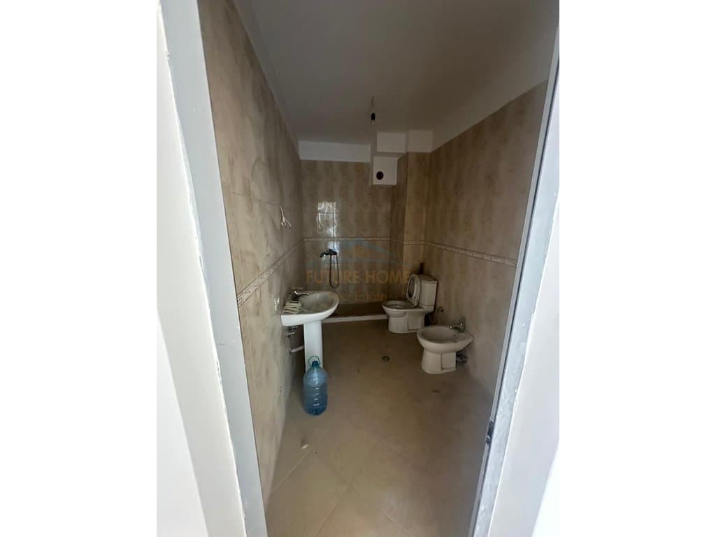 Shitet, Apartament 2+1+Verandë, Unaza e Re 5