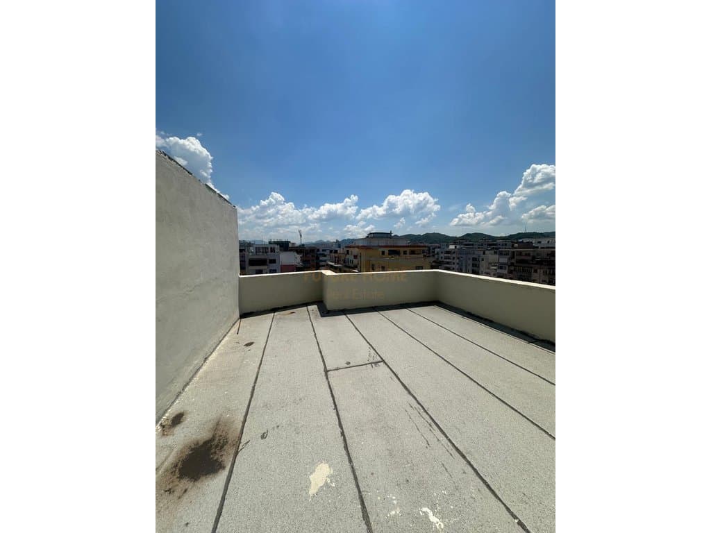 Shitet, Apartament 2+1+Verandë, Unaza e Re 4