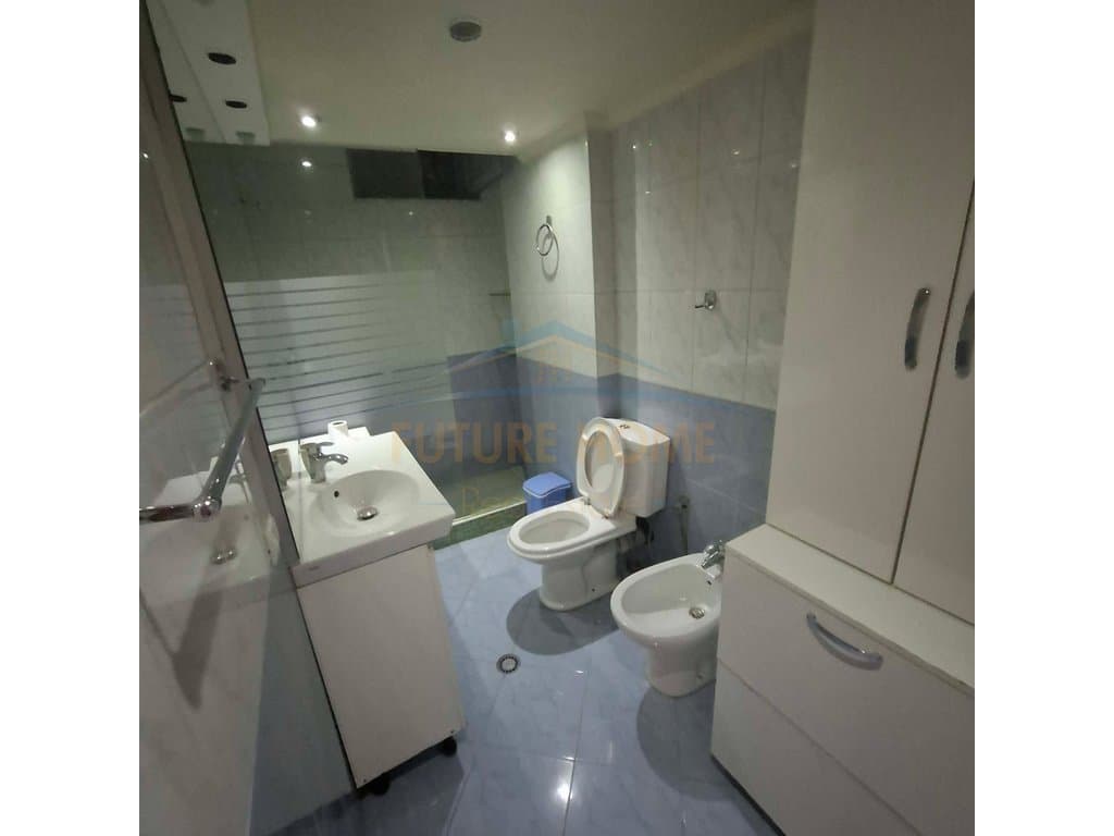 Shitet, Apartament 2+1, Rruga Astrit Losha, Unaza e Re 4