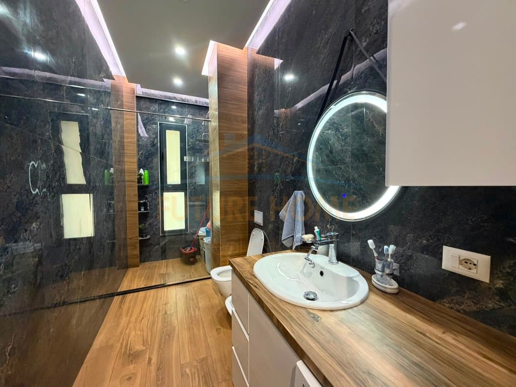 Shitet, Apartament 2+1+2, Rruga e Kavajes, Tiranë 2