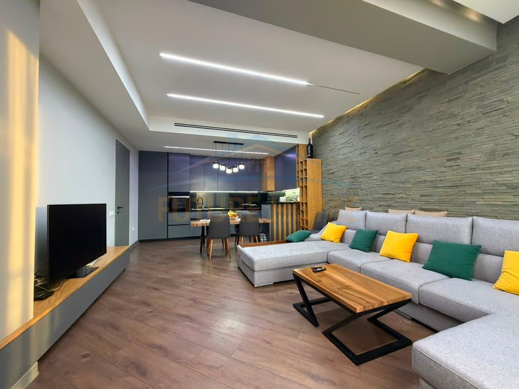 Shitet, Apartament 2+1+2, Rruga e Kavajes, Tiranë 4