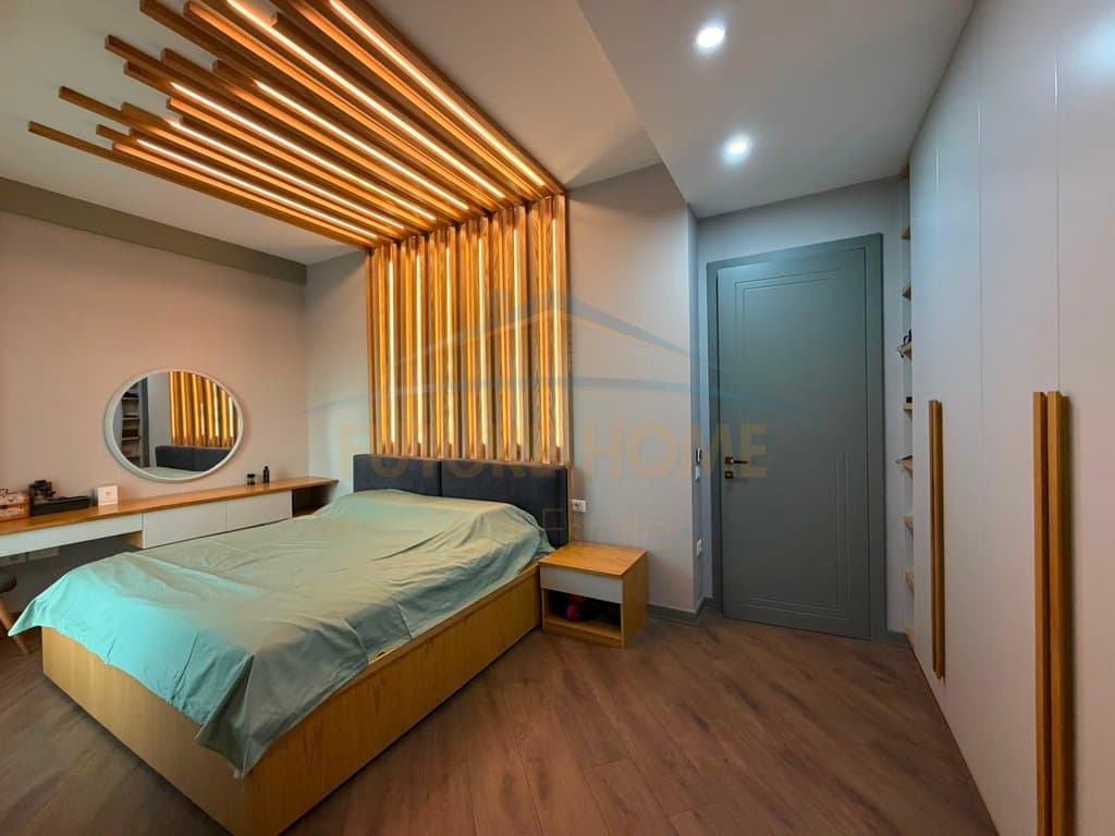 Shitet, Apartament 2+1+2, Rruga e Kavajes, Tiranë 1