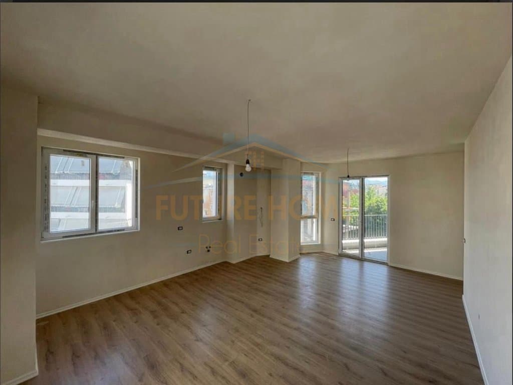 Shitet, Apartament 3+1+2, Bega 07, Komuna e Parisit. 1