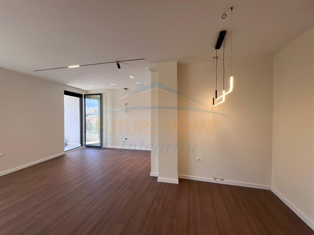 Shitet, Apartament 2+1, Brryli, Tiranë. 4