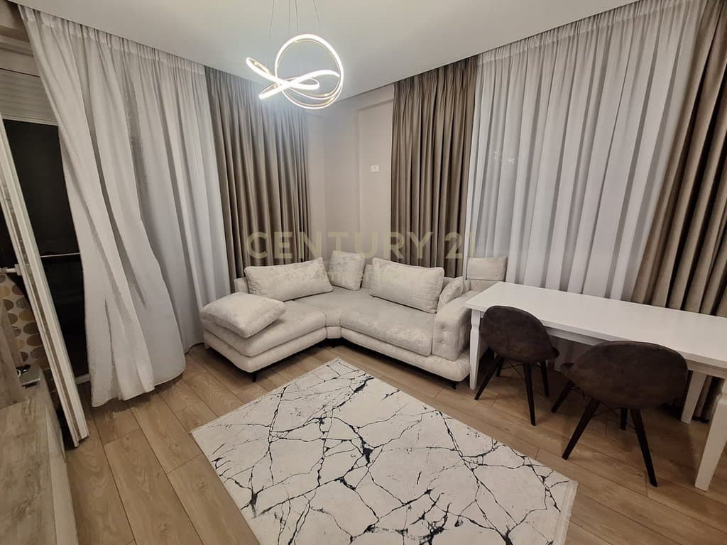 Apartament 1+1+post parkimi i perfshire ne cmim për qira në Astir! 590 € /Muaj 55,000 Lekë /Muaj