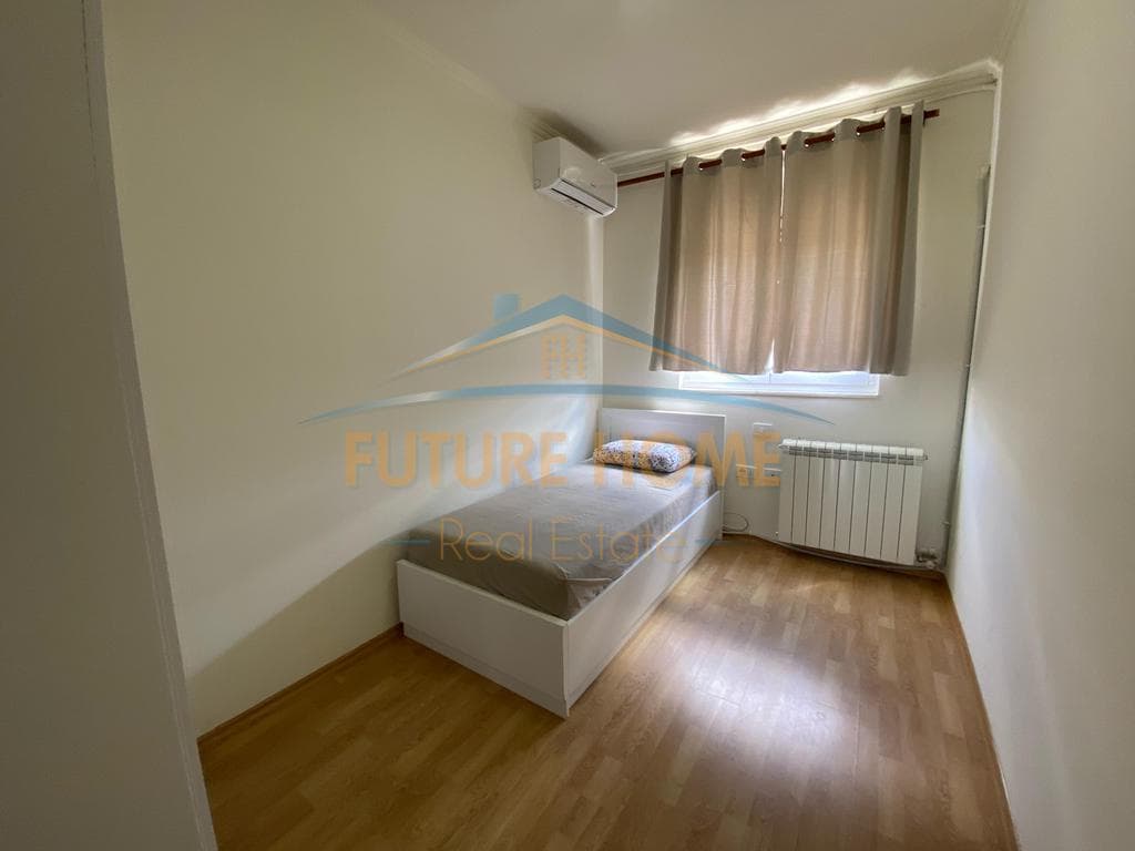 Disponojme vile per qira pozicionuar prane Teg, Rruga e Vilave. 4