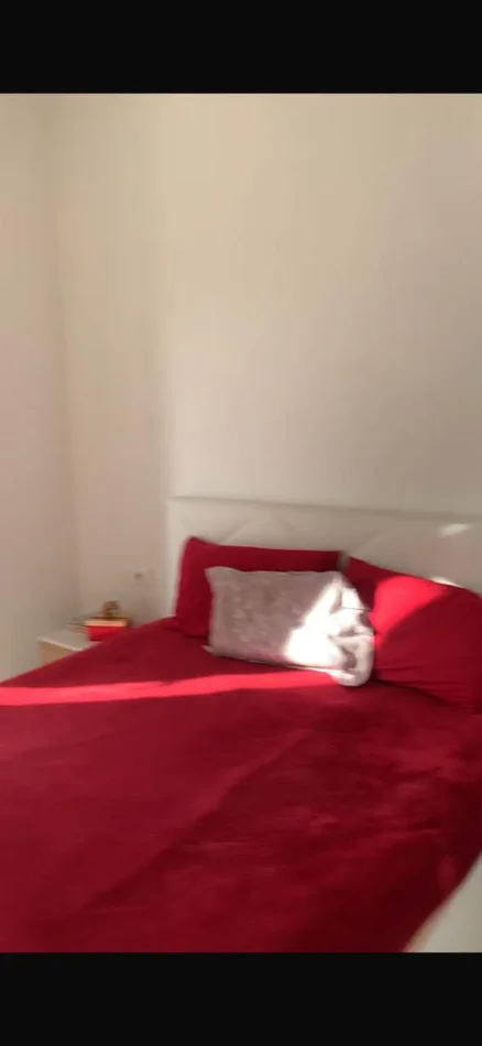 Në shitje apartament 1+1 në Rrugën “4 Dëshmorët”, një mundësi e përshtatshme si për banim, ashtu edhe për investim dhe d 4