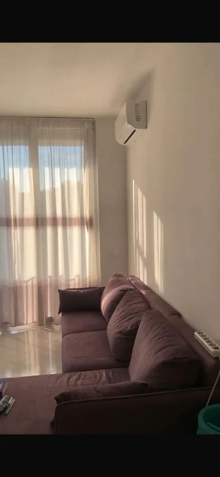 Në shitje apartament 1+1 në Rrugën “4 Dëshmorët”, një mundësi e përshtatshme si për banim, ashtu edhe për investim dhe d 3