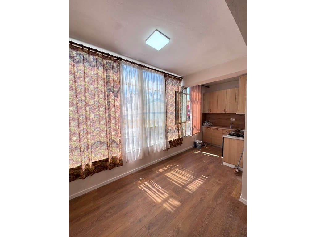 Shitet Apartament 2+1, Astir 3