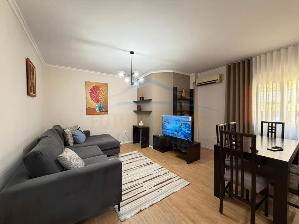 Shitet, Apartament 2+1(I konvertuar), Porcelan, 139000 Euro 1