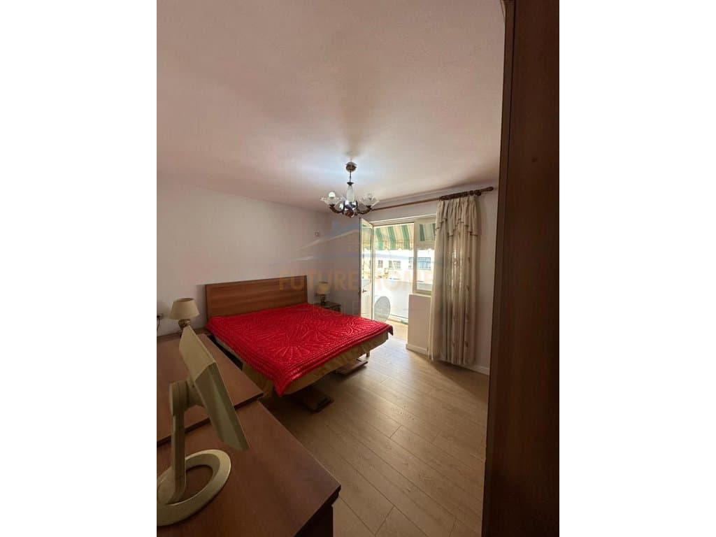 Shitet,Apartament 1+1,Stacioni i Trenit 4