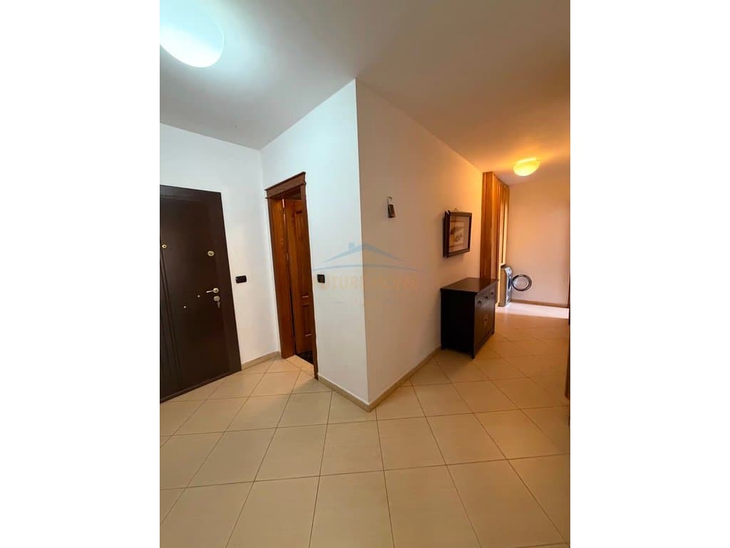 Shitet , Apartament 2+1+2 , 21 dhjetori , Tirane 4