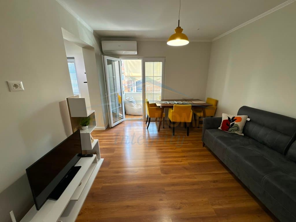Shitet, Apartament 1+1, Selvia, Tiranë. 1