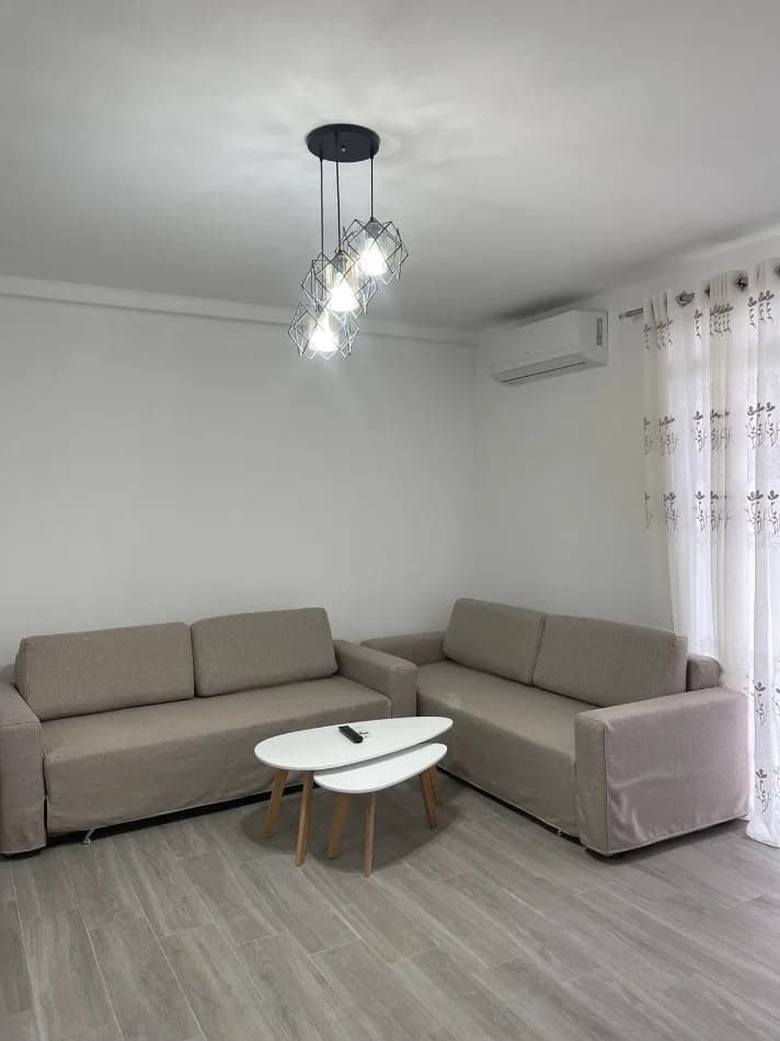 JEPET APARTAMENT ME QERA 3+1, 5 MAJI 2