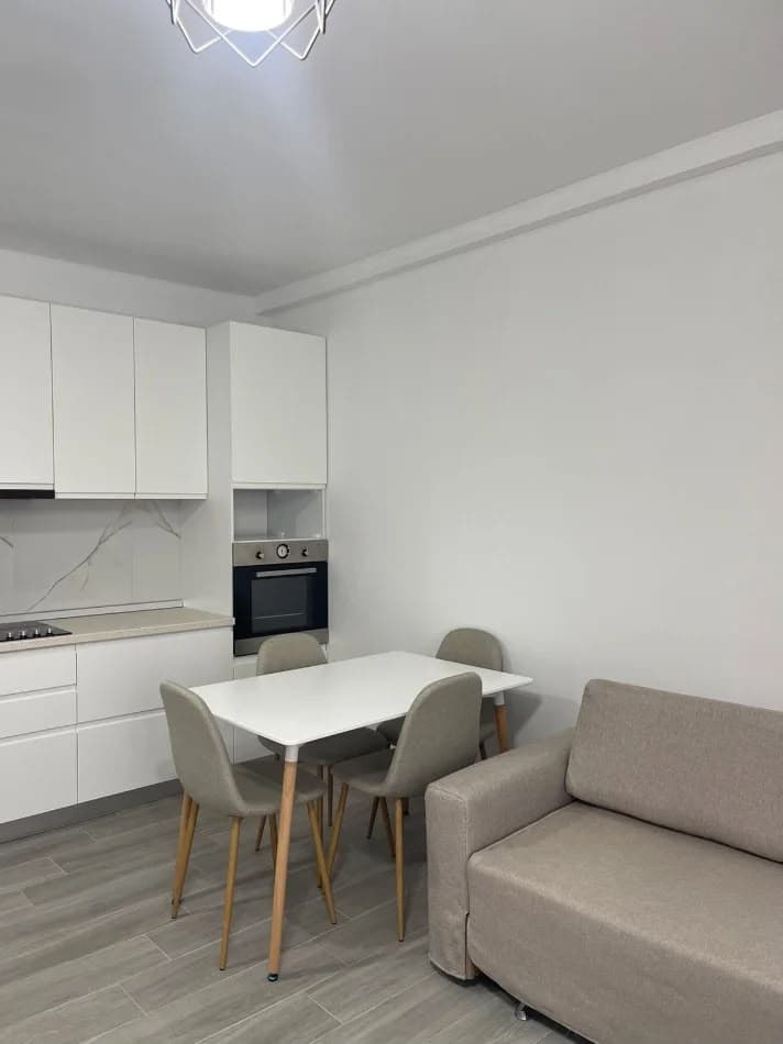 JEPET APARTAMENT ME QERA 3+1, 5 MAJI 4