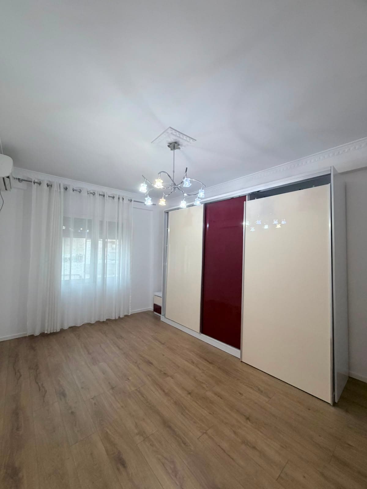 Shitet, Apartament 2+1, Kopshti Zoologjik, Tiranë. 5