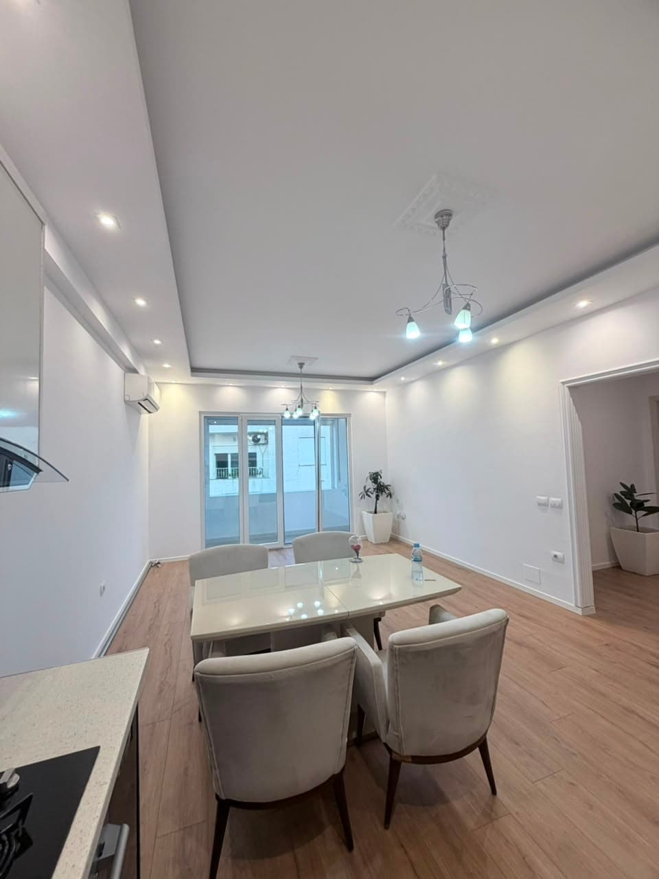 Shitet, Apartament 2+1, Kopshti Zoologjik, Tiranë. 1