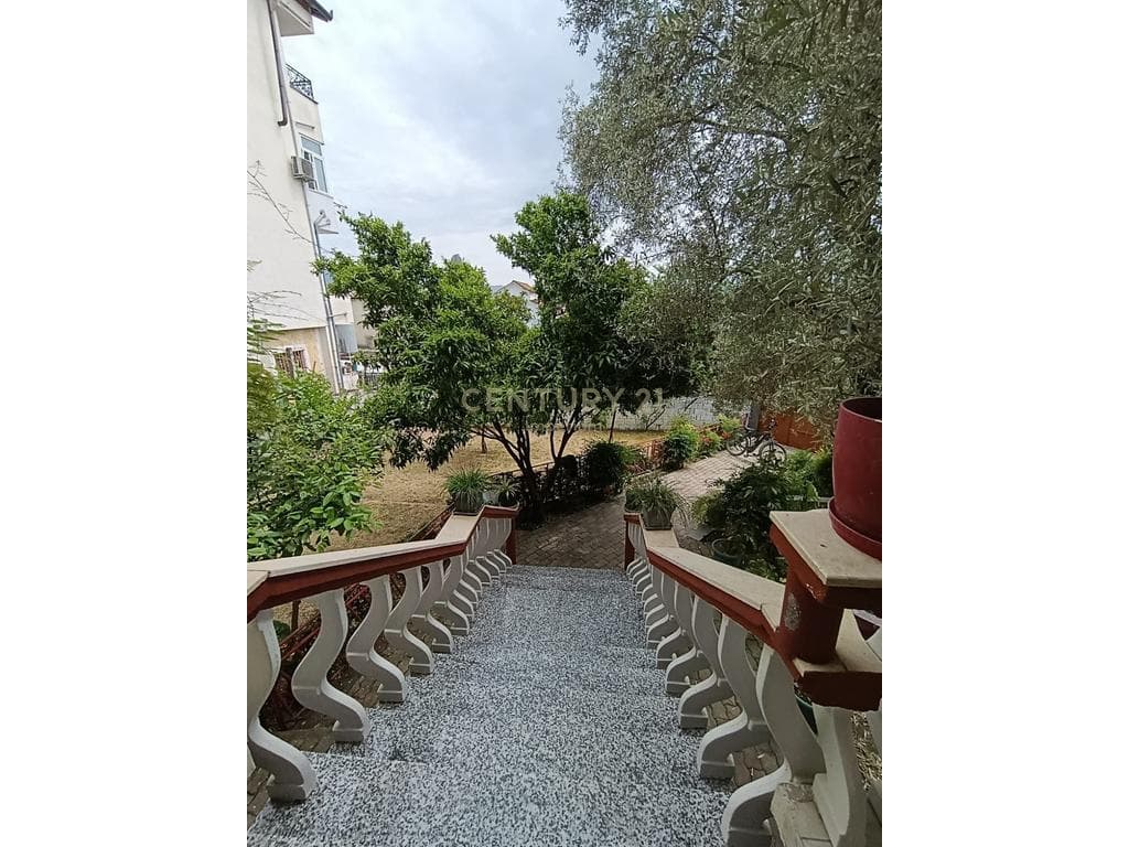 Shtëpi Private 2-Katëshe në Shitje – Mundësi Ideale Banimi dhe Investimi 265,000 € 2