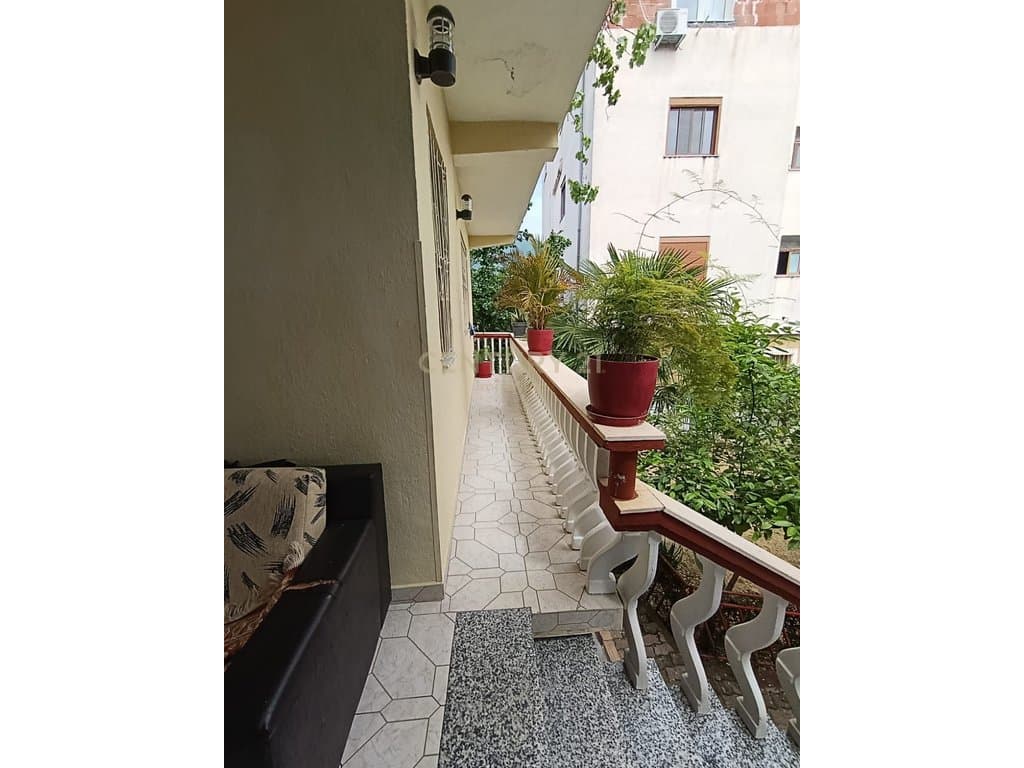 Shtëpi Private 2-Katëshe në Shitje – Mundësi Ideale Banimi dhe Investimi 265,000 € 4