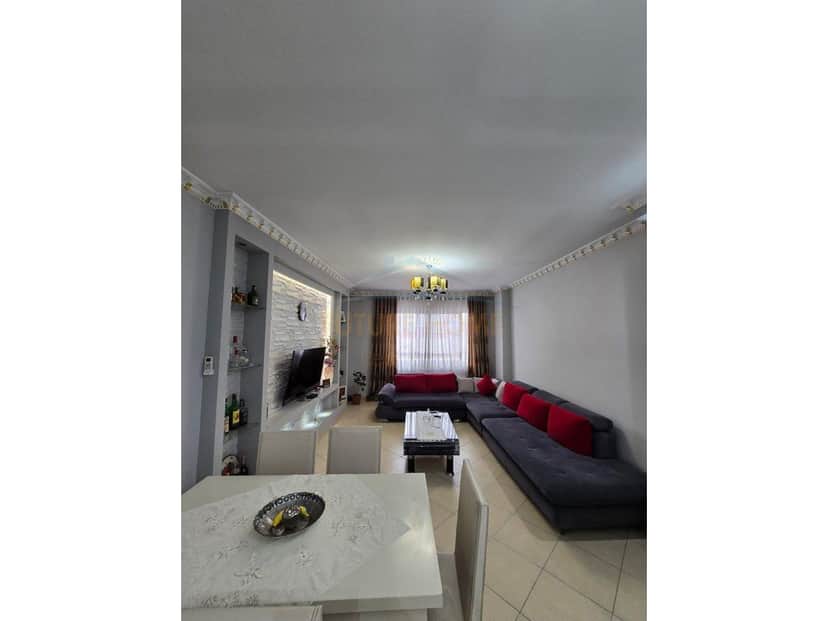 Shitet, Apartament 2+1+2, Unaza e Re. 1