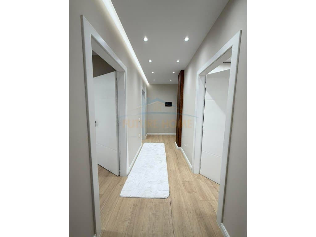 Shitet, Apartament 2+1+2, Unaza Re 3