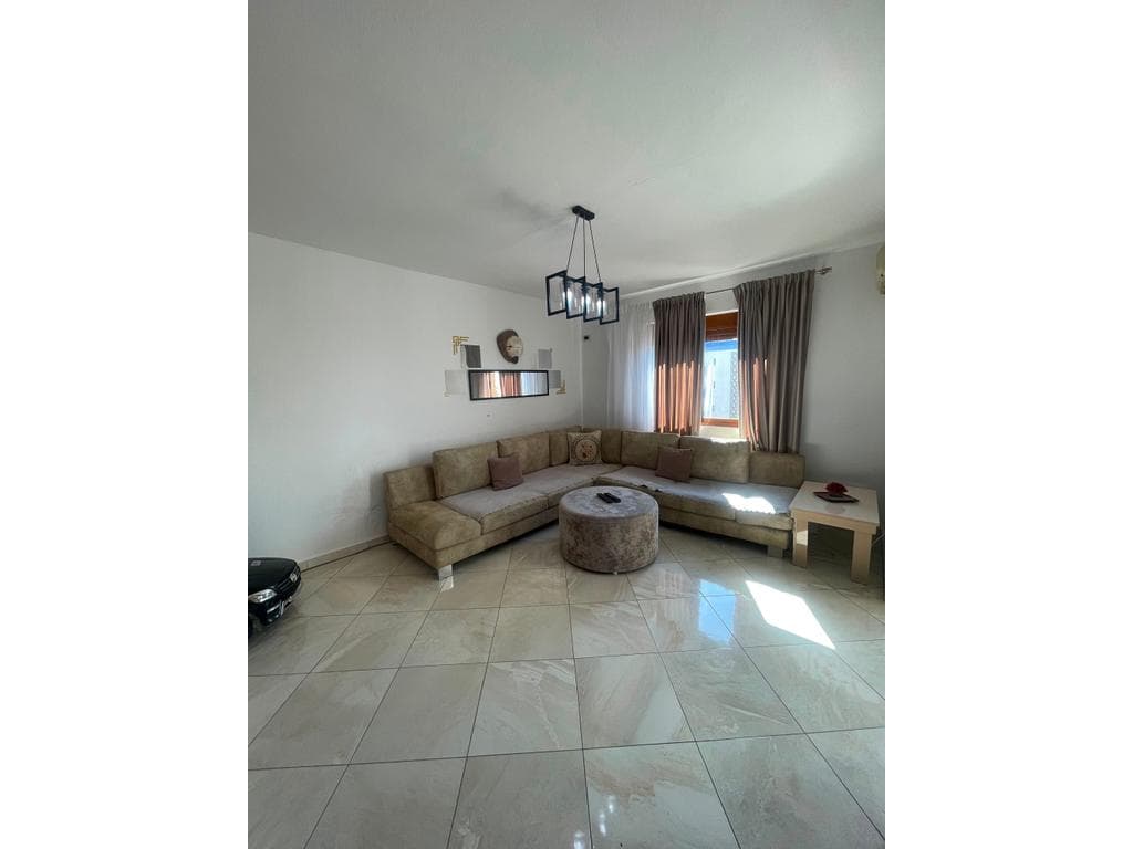 Shitet, Apartament 1+1,Unaza Re 3