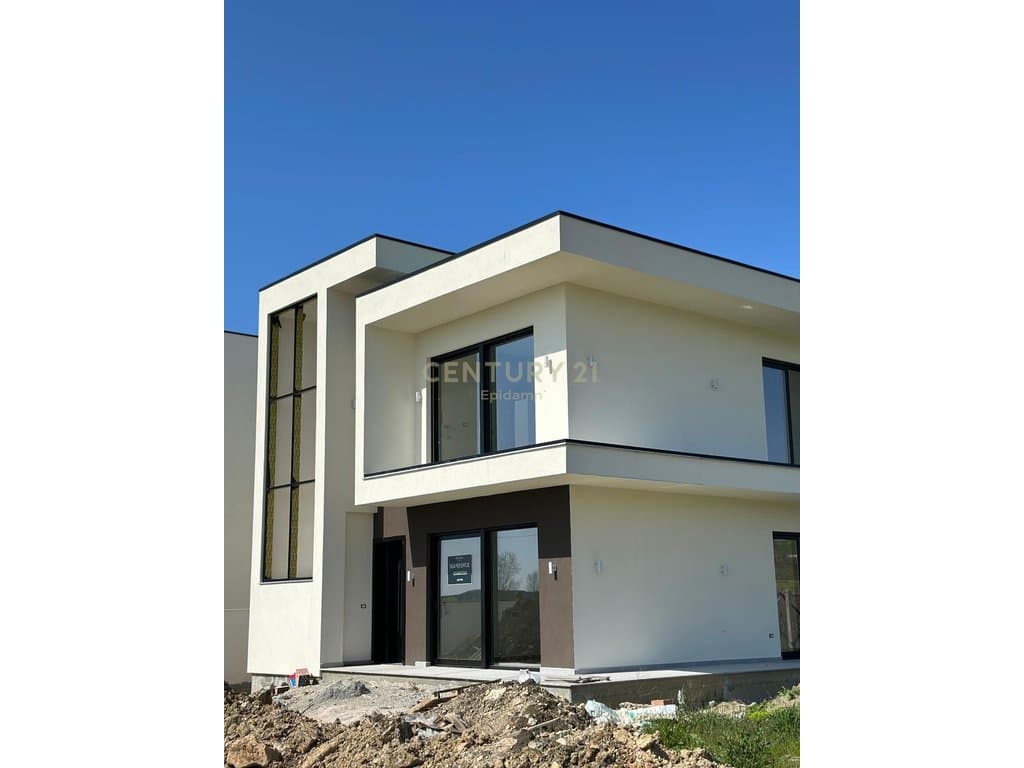 EKSLUZIVE! SHITET VILE INDIVIDUALE ME PISHINE NE GJIRIN E LALZIT! 340.000€ 2