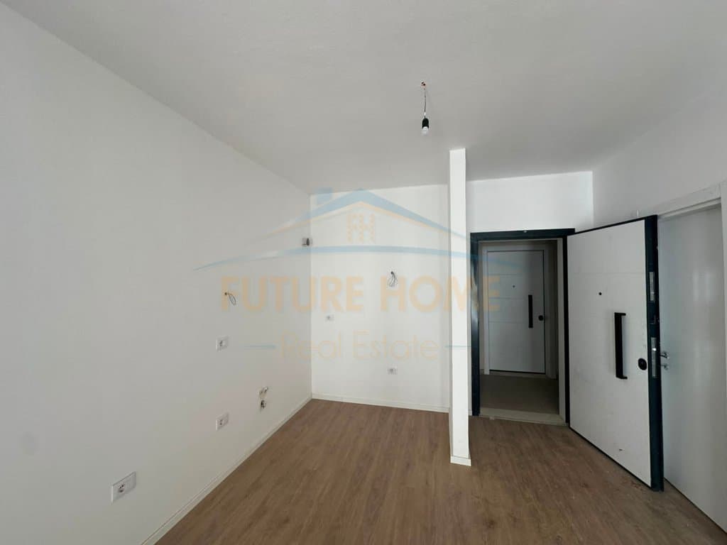 Shitet, Apartament 1+1, Tirana Entry 2, Tiranë. 1