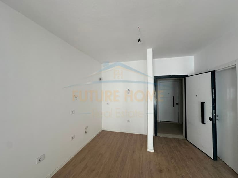 Shitet, Apartament 1+1, Tirana Entry 2, Tiranë. 1