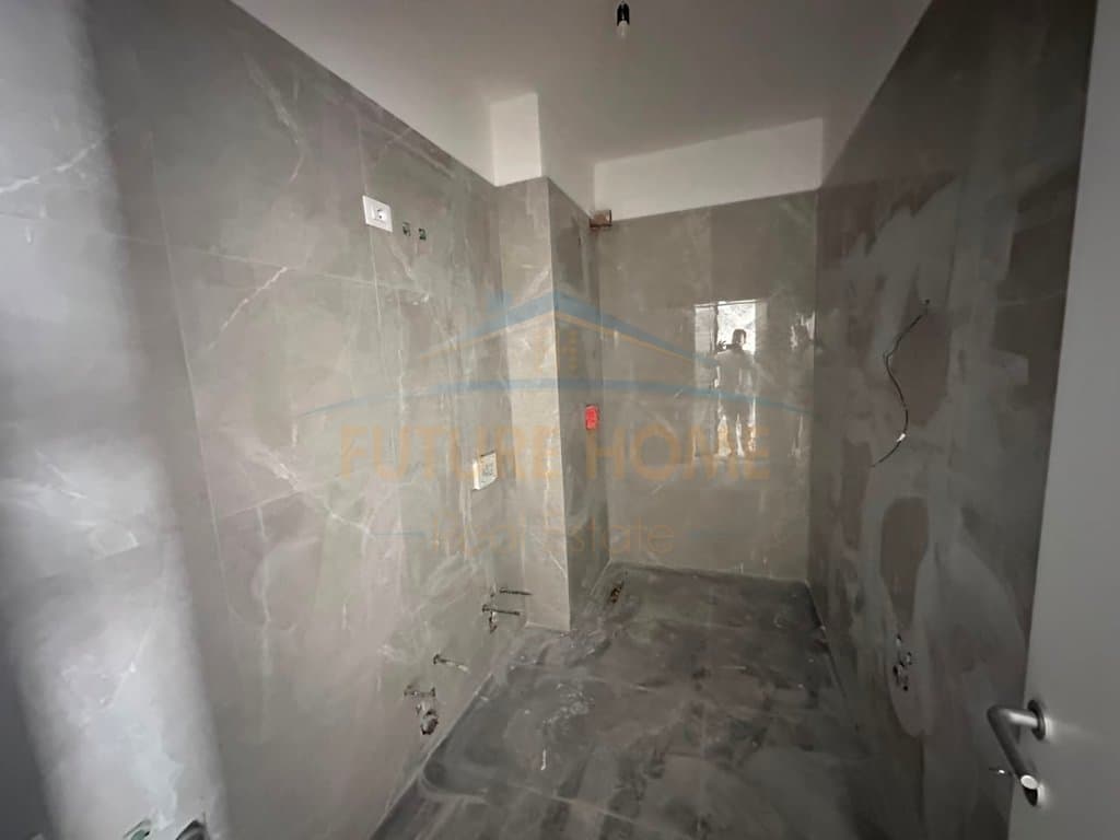 Shitet, Apartament 1+1, Tirana Entry 2, Tiranë. 5