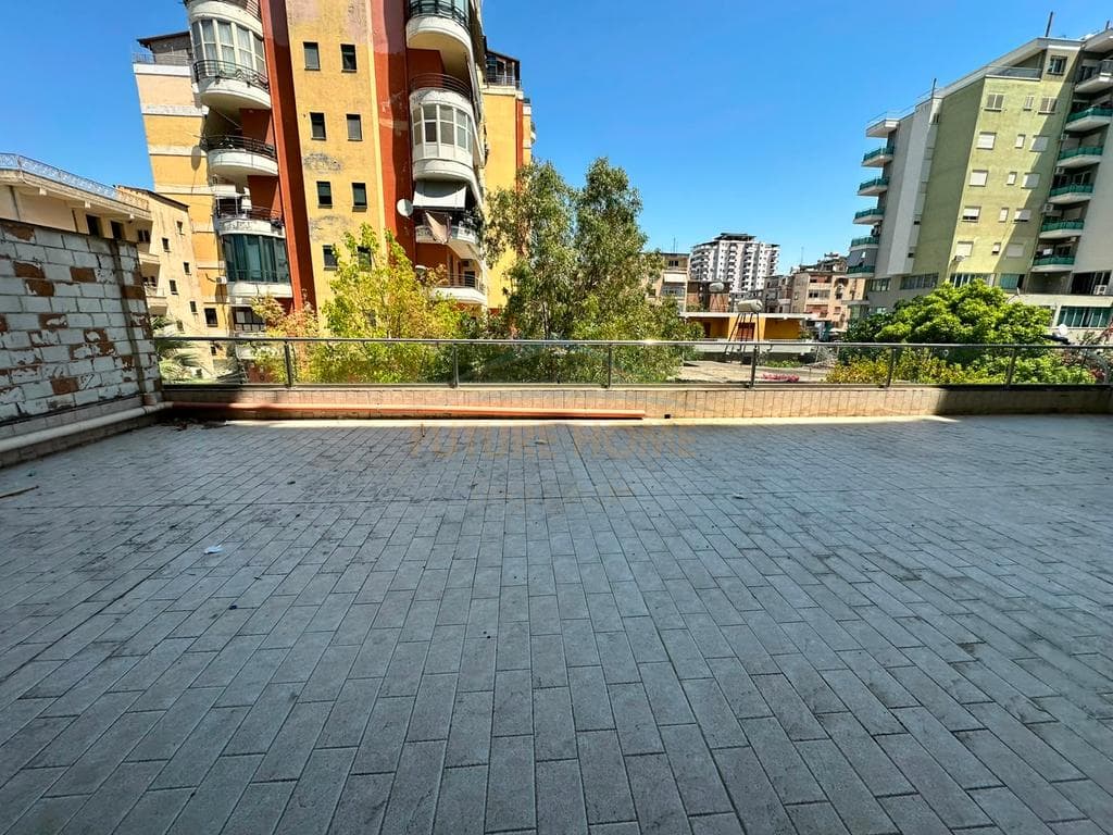 Shitet, Apartament 2+1+Verande, Green Tower Residence, Vlore 1