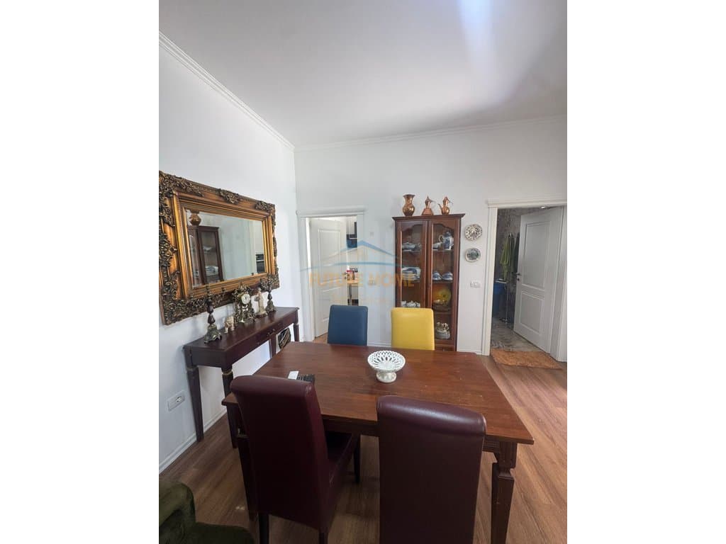 Shitet, Shtëpi Private, Ali Demi,Tiranë 5