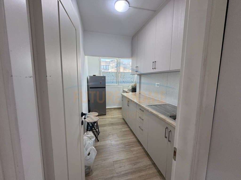 Shitet, Apartament 1+1, Bulevardi Bajram Curri 4