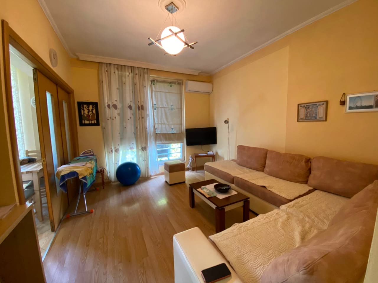 Disponojme apartament 1+1 me qira prane Kupoles, Laprake. 3
