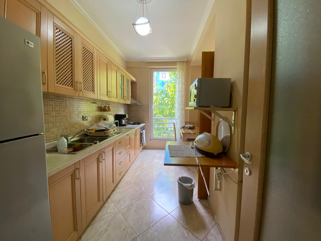 Disponojme apartament 1+1 me qira prane Kupoles, Laprake. 5